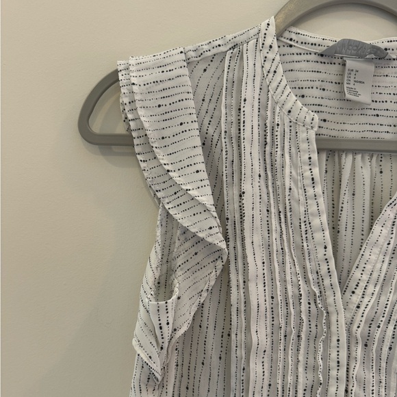 H&M White Sleeveless Button Down Shirt - Picture 3 of 6